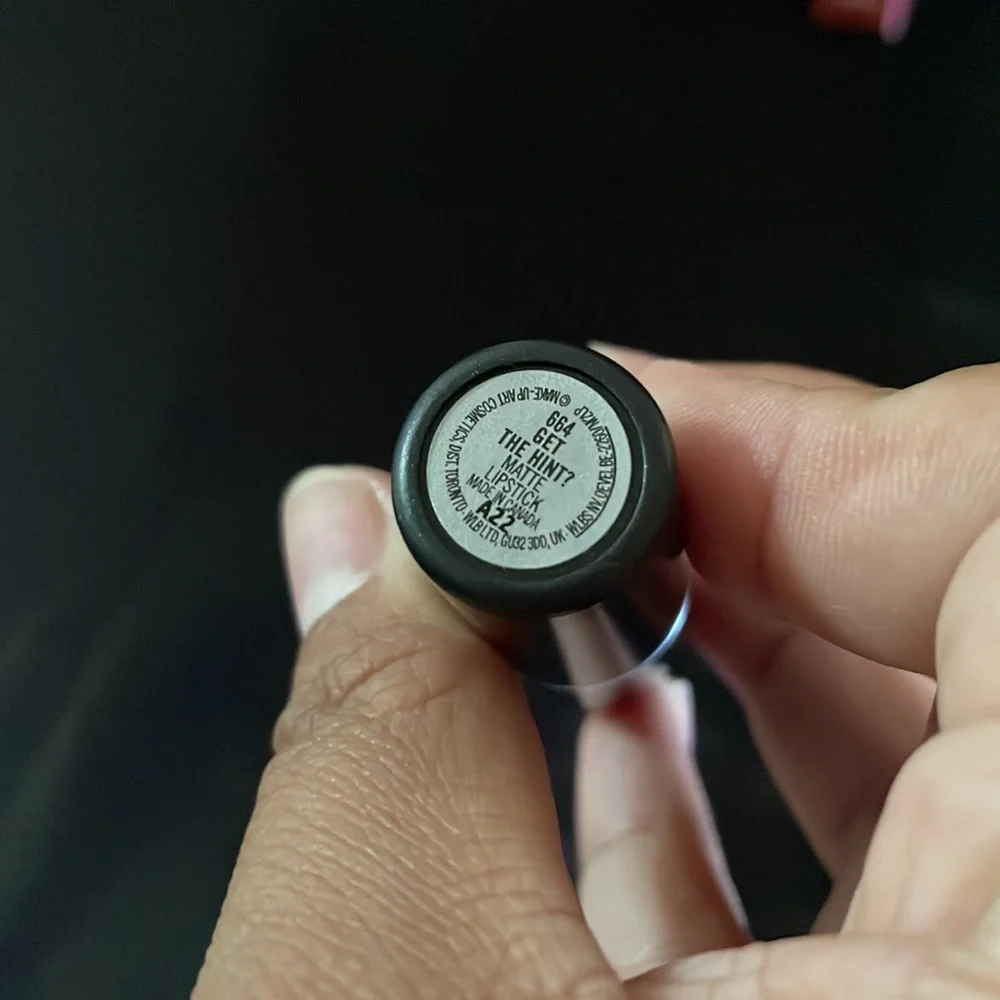 MAC Matte lipstick - get the hint? - Picture 4 of 7